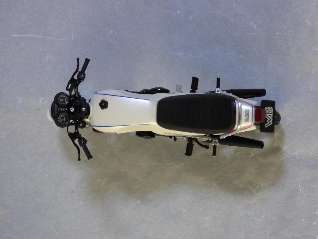 Wit’s YAMAHA RZ-250 1/12　白黒2点　欠陥アリ