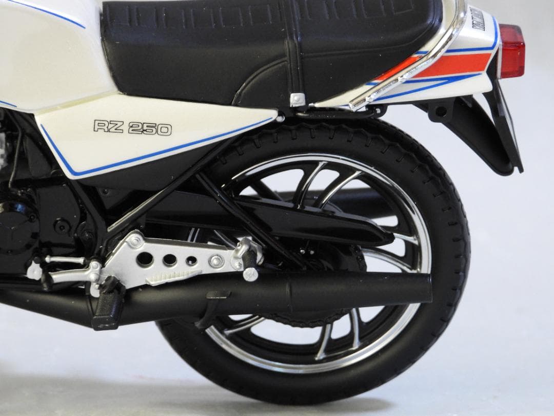 Wit’s YAMAHA RZ-250 1/12　白黒2点　欠陥アリ
