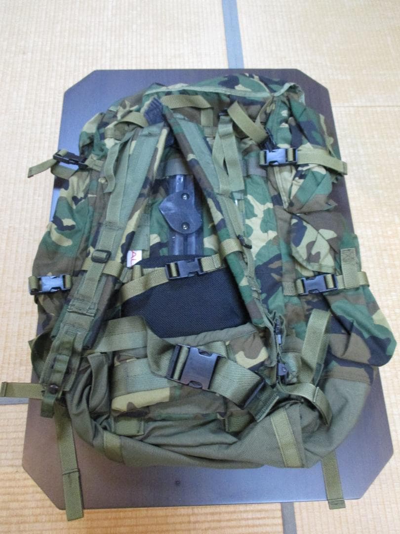 訳アリ品　未使用　米軍放出品　CFP-90　インターナルフレームバックパック