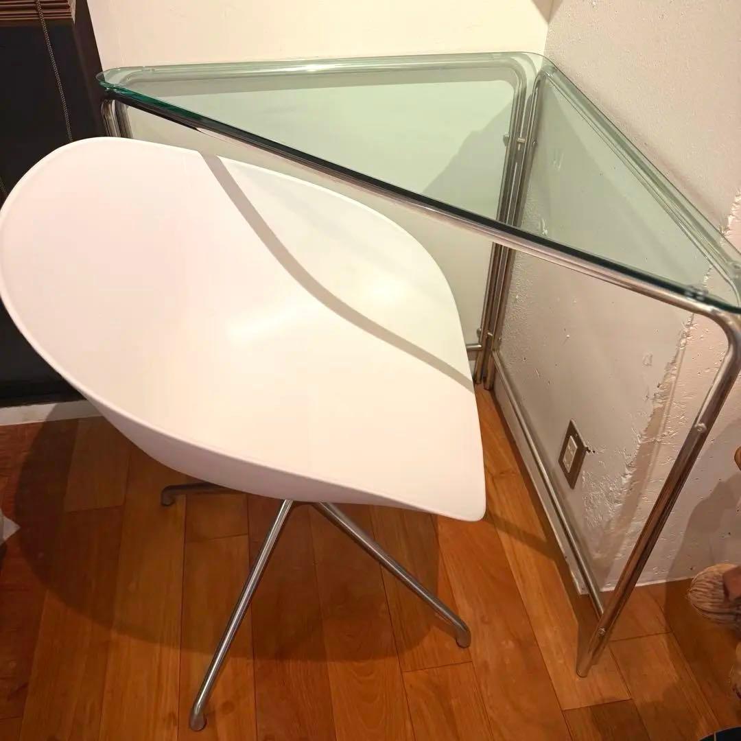 韓国ガラス天板テーブルとバケットシート椅子セット