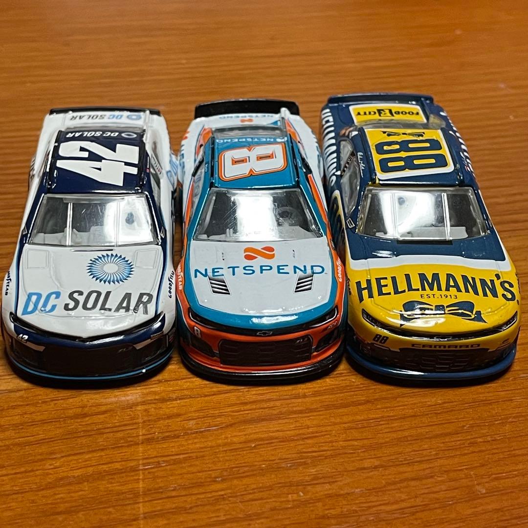 ナスカー 1/64 CUP CAR xfinity CAR 比較