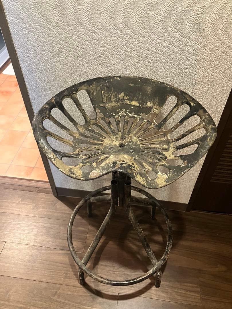 ダルトン　アイアン　スツール