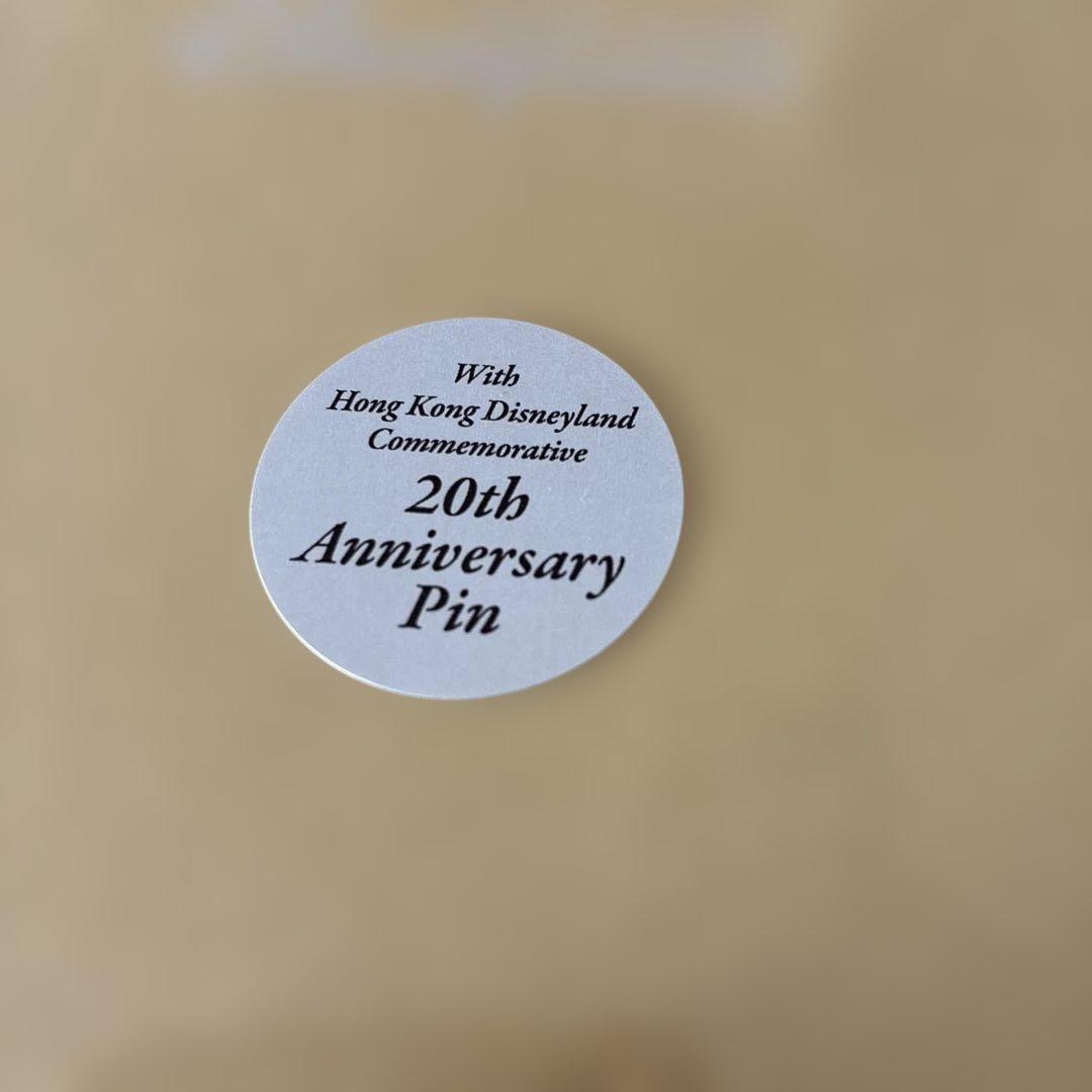 Coca-Cola 香港ディズニーランド 20周年記念ボトル　ピンバッジ