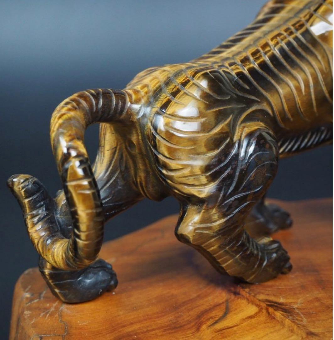 送料無料　リアルな虎目石（タイガーズアイ）彫刻　虎置物　★大珍品★