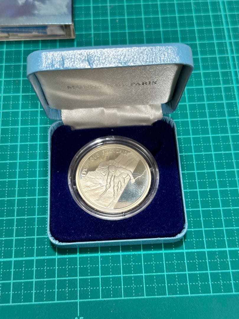 世界の銀貨　ケース入り　まとめ売り