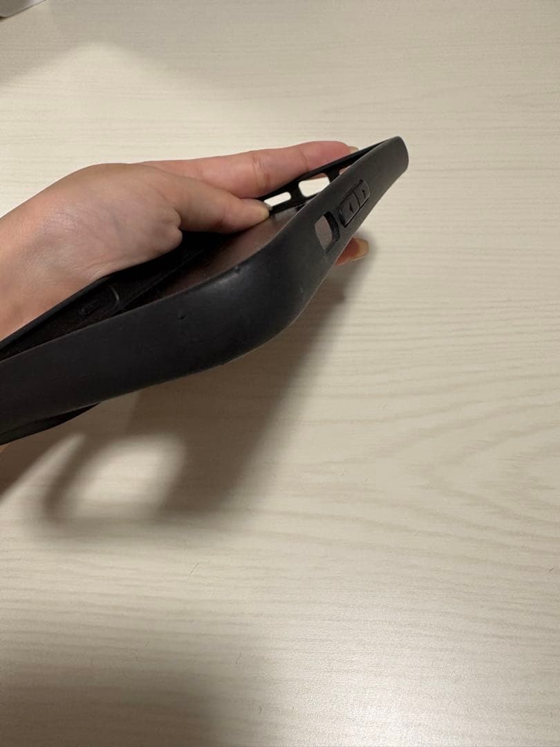 miu miu iPhone 15ケース