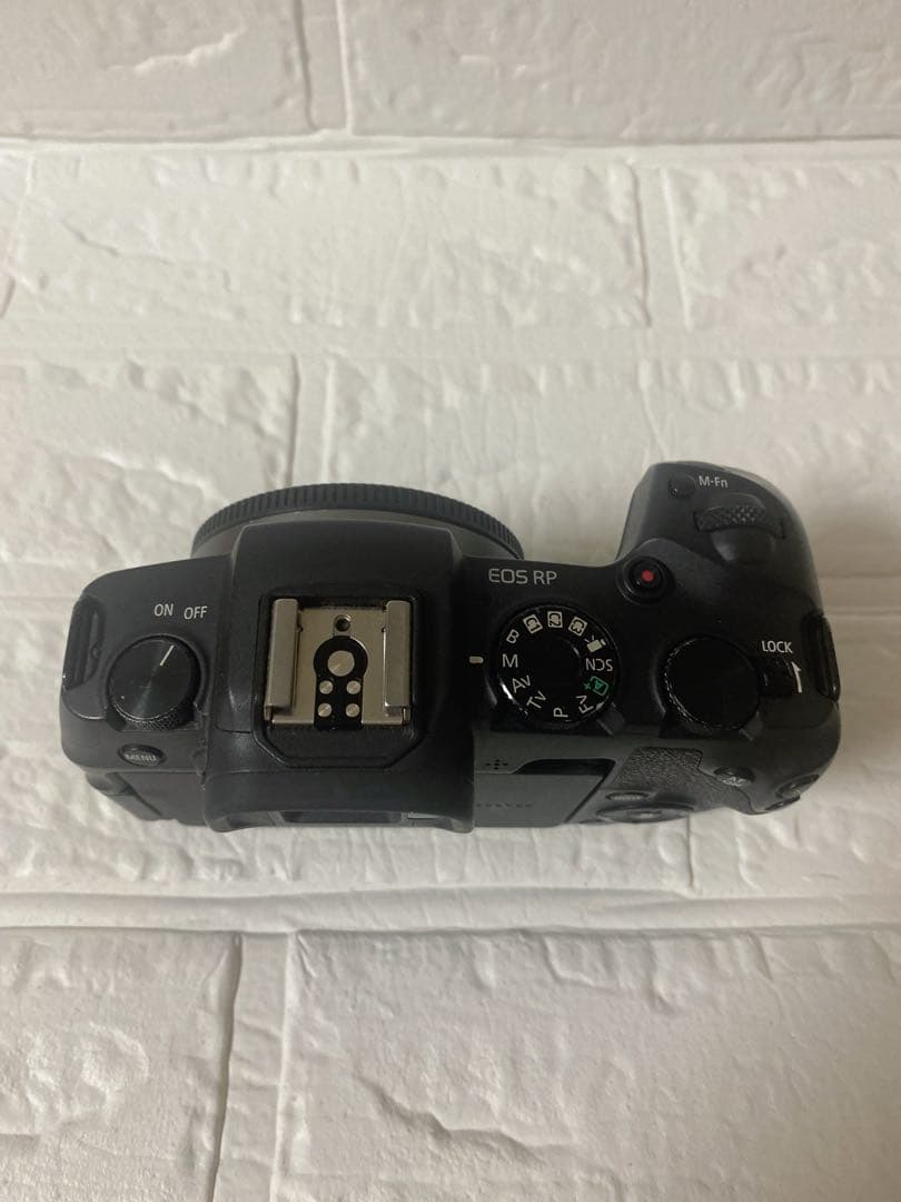 Canon EOS RP ボディ　ミラーレス一眼 バッテリー４個