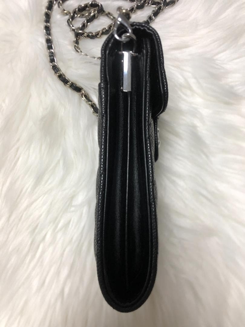 ブラック　キルティングスマホショルダーバッグ　おしゃれ　バッグ　女性