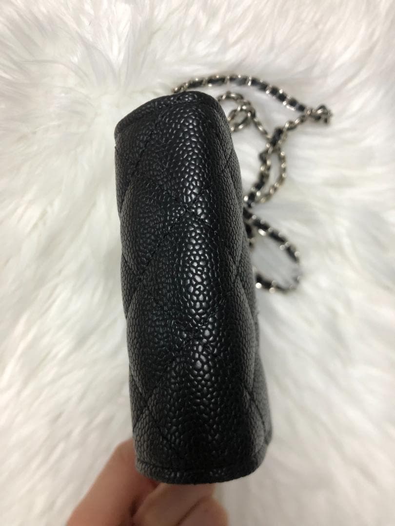 ブラック　キルティングスマホショルダーバッグ　おしゃれ　バッグ　女性