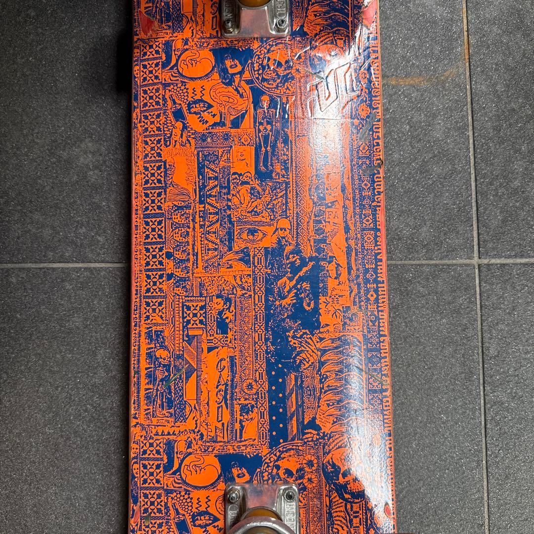 Fucking Awesomeスケートボードデッキ