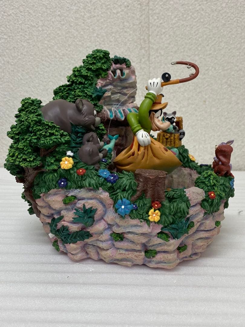 3-2886 廃盤品 ディズニー フィギュア グーフィー森の動物達 釣り 滝置物