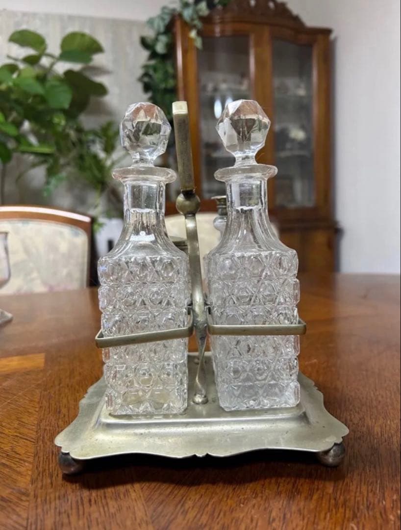 英国アンティーク　ガラス製調味料入れ