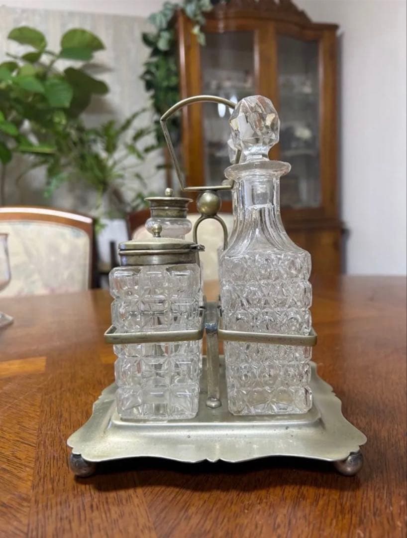 英国アンティーク　ガラス製調味料入れ