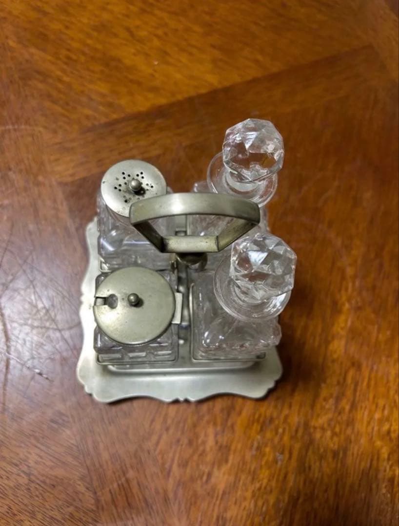 英国アンティーク　ガラス製調味料入れ