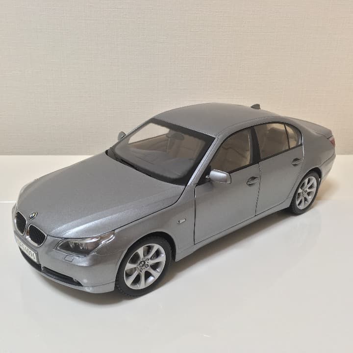 貴重！BMW 5Series 公式ライセンス商品