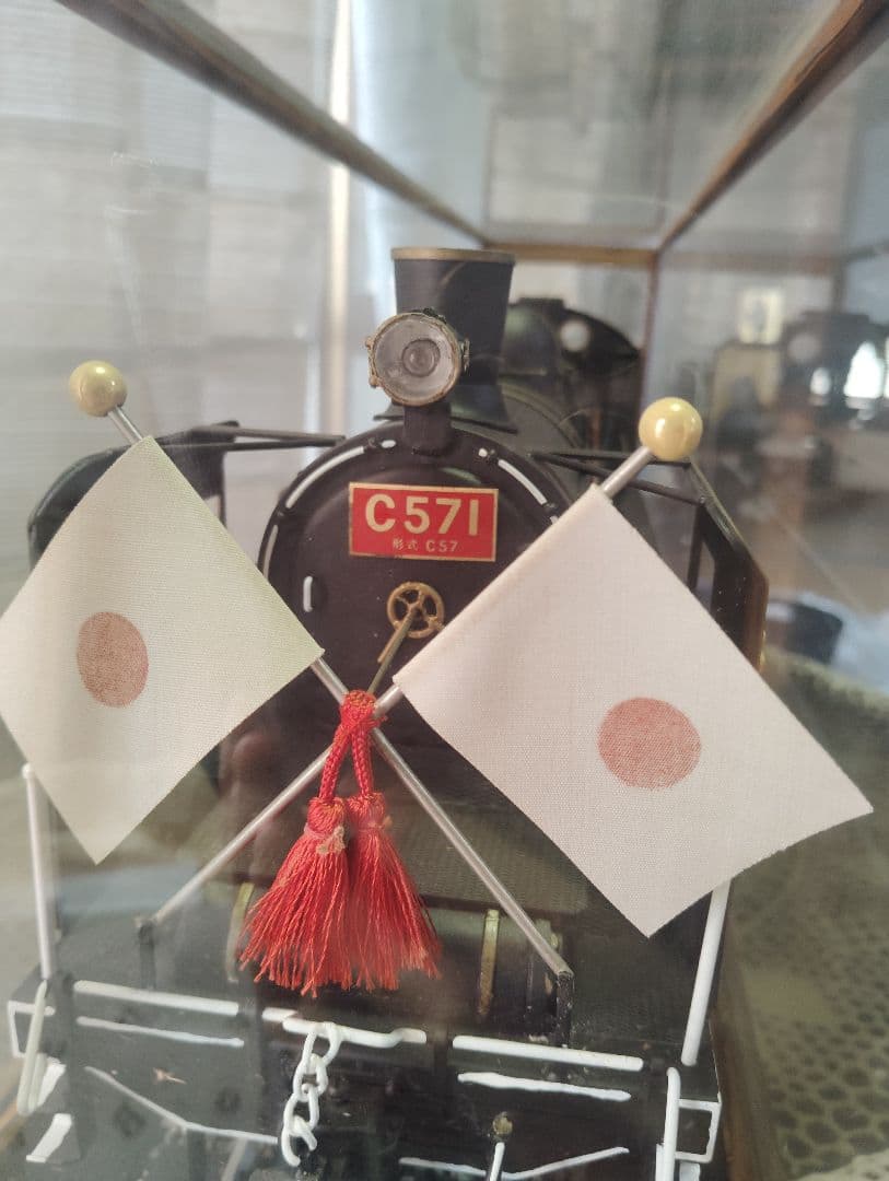 蒸気機関車模型 C571/C57ガラスケース付き