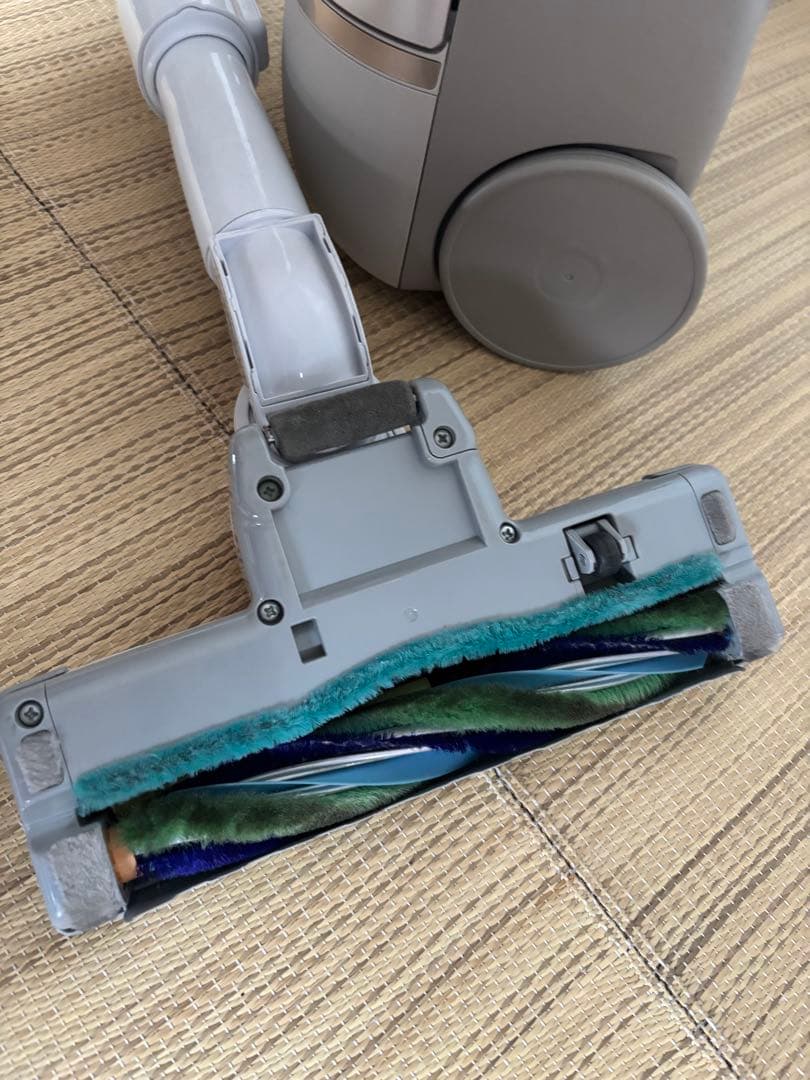 HITACHI 紙パック式　クリーナー　掃除機