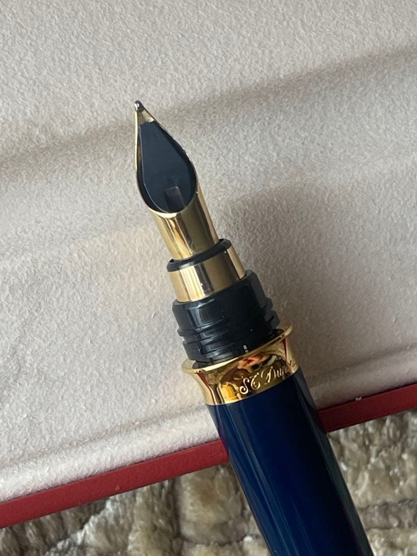 S.T.Dupont デュポン　万年筆　ボルドーカラー　Ｋ18 750