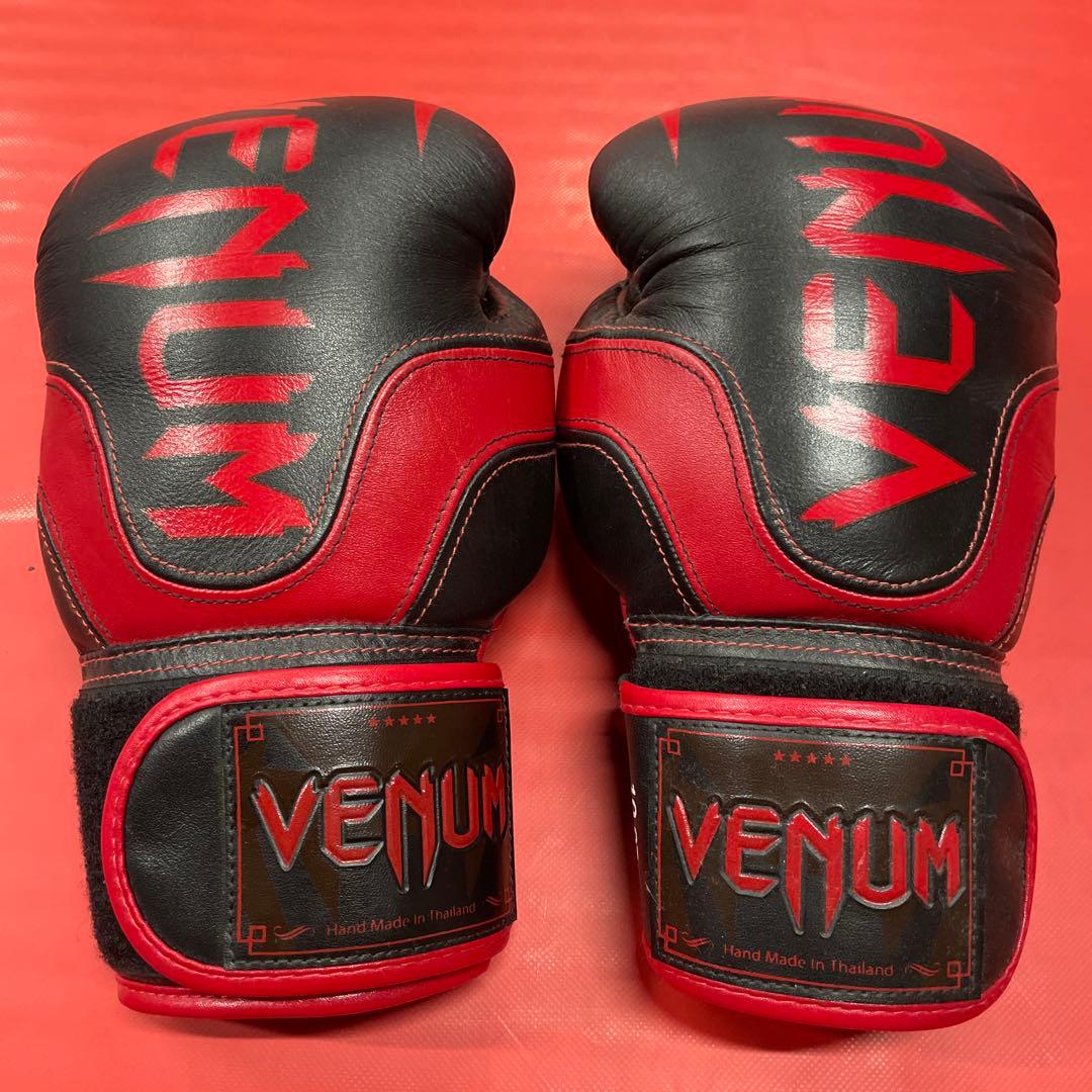 Venum ボクシンググローブ 10oz 黒/赤