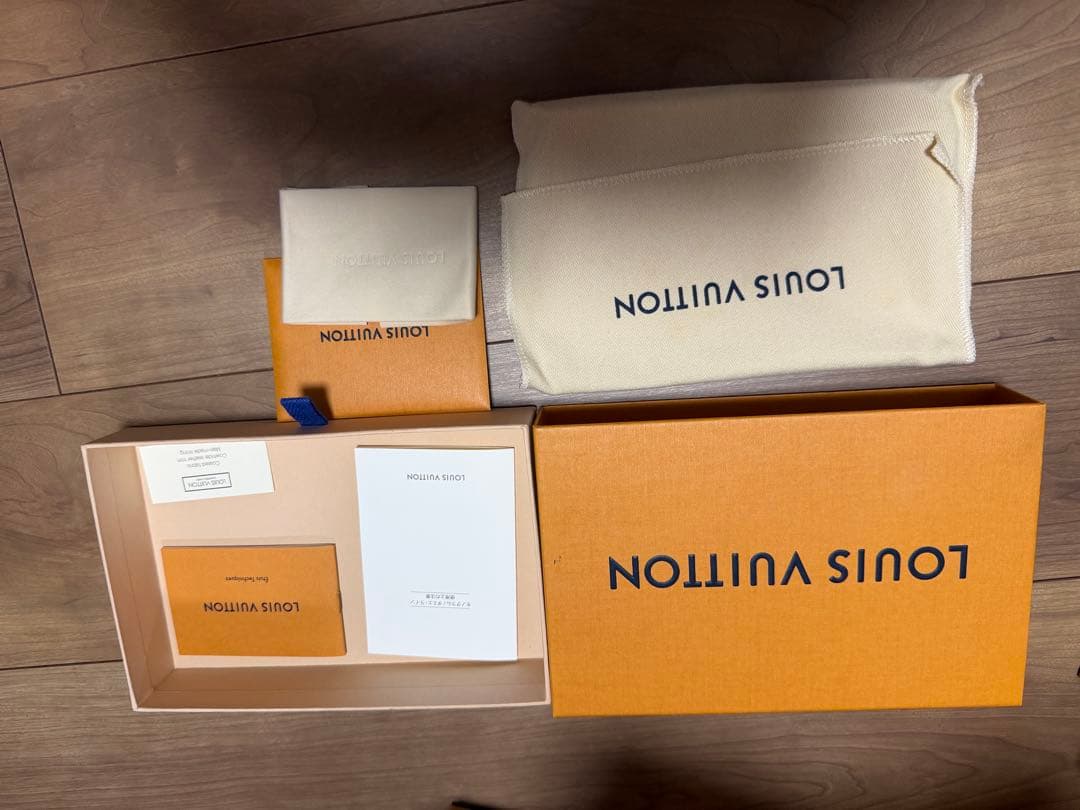 LOUIS VUITTON モノグラム レザーケース