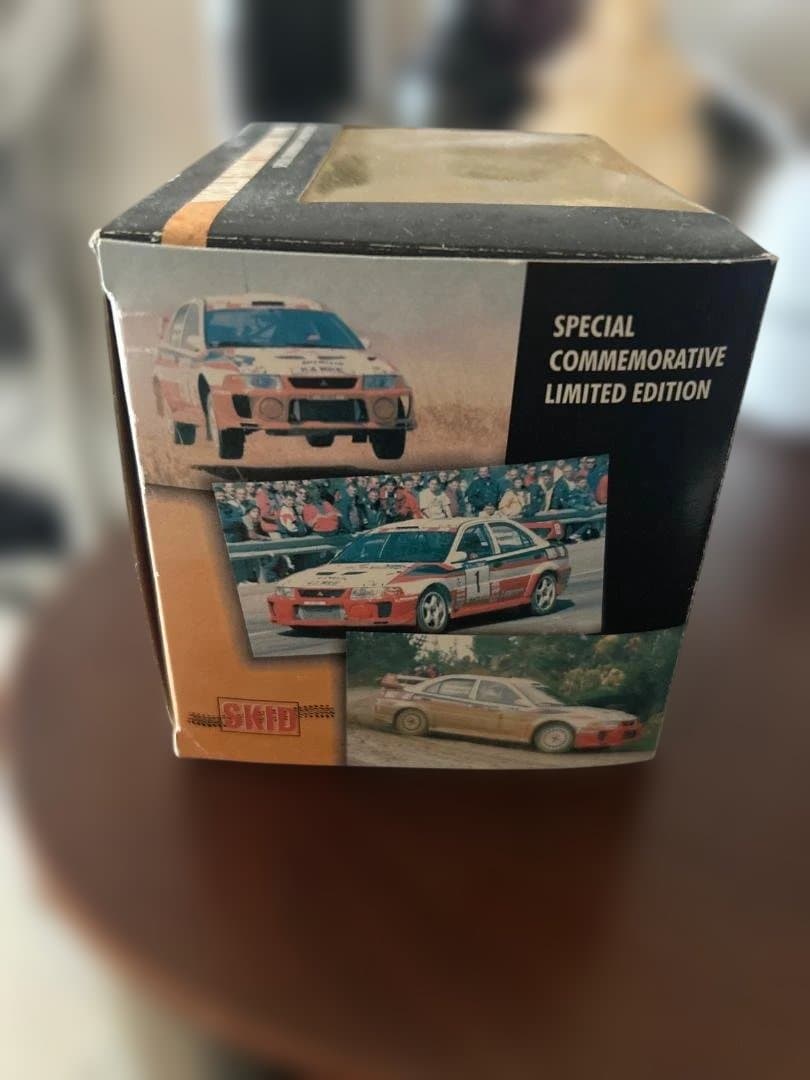 Mitsubishi Lancer EVO V ミニカー 特別版