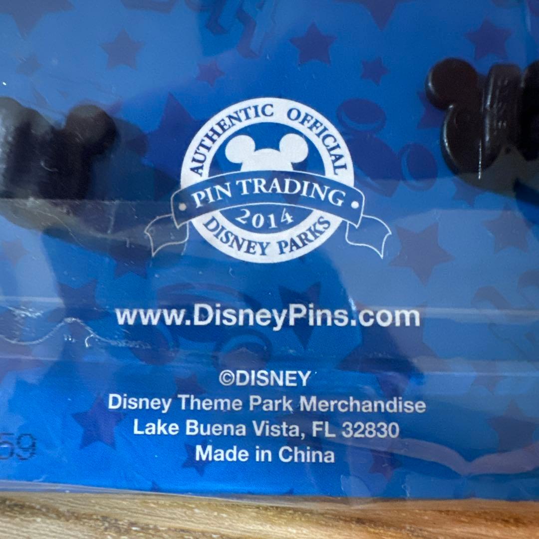 ディズニーピンバッジ 2014年 8個セット