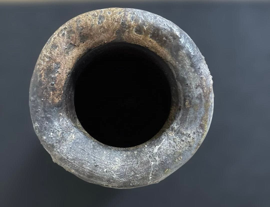 陶器製花瓶(？)