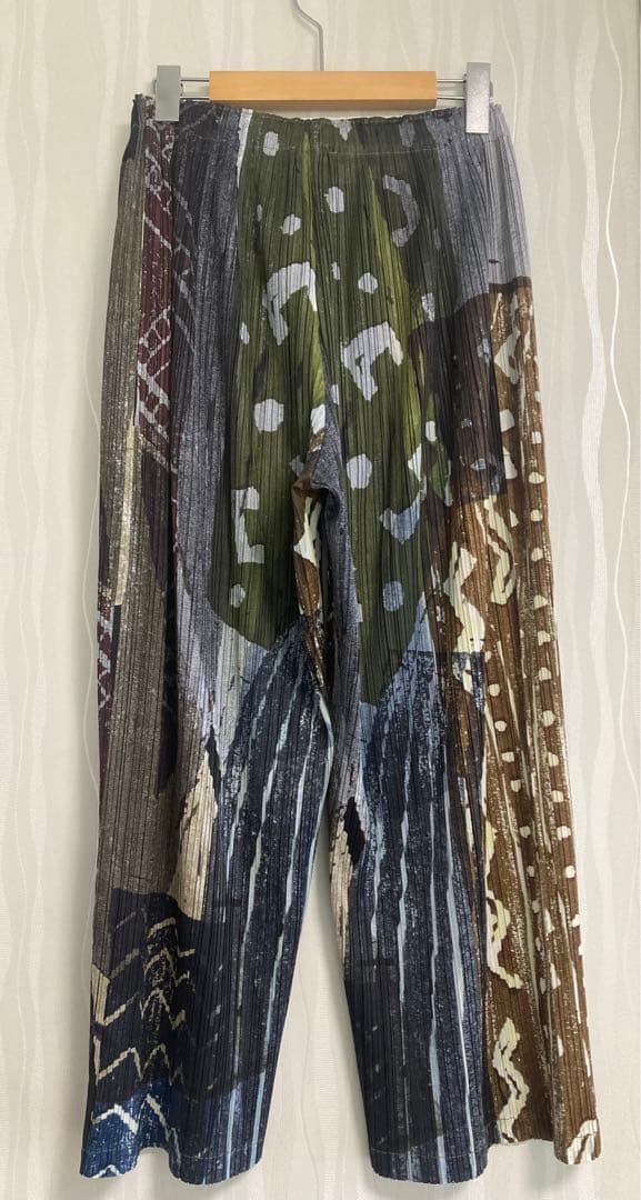 新品同　希少　プリーツプリーズ　イッセイミヤケ　ガウチョパンツ　マルチカラー　M