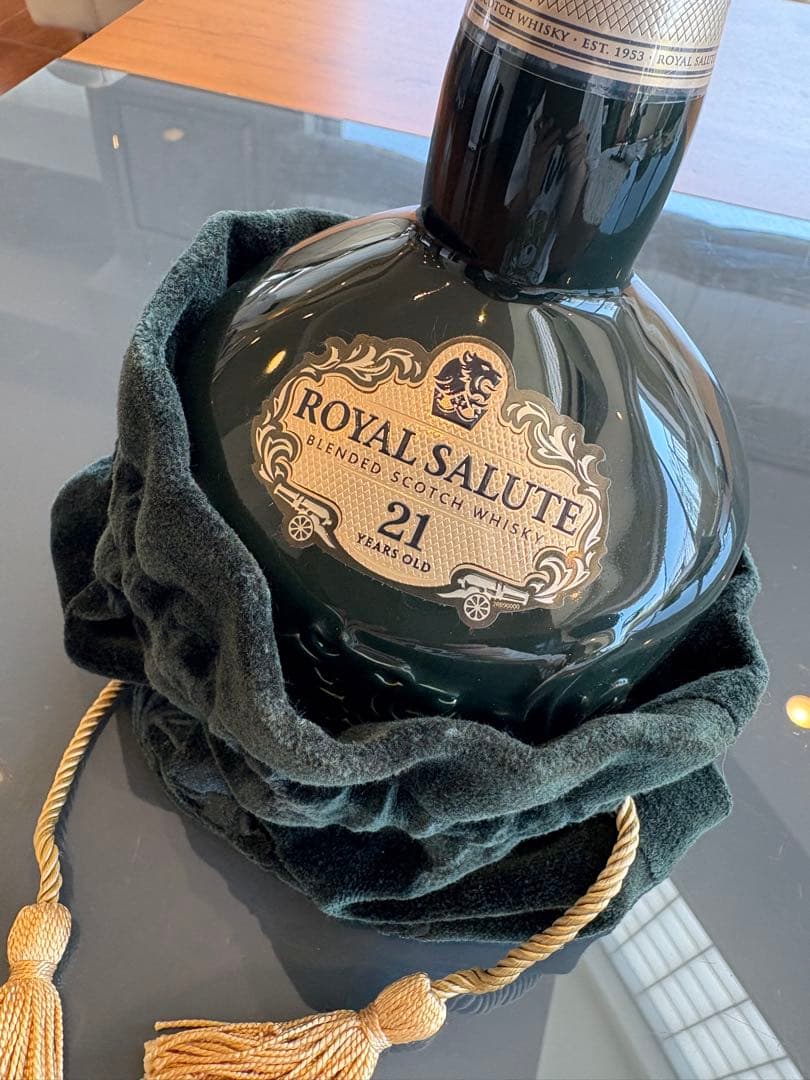 早い者勝ち！【レア海外免税店購入】 700ml ロイヤルサルート21 新品未開封