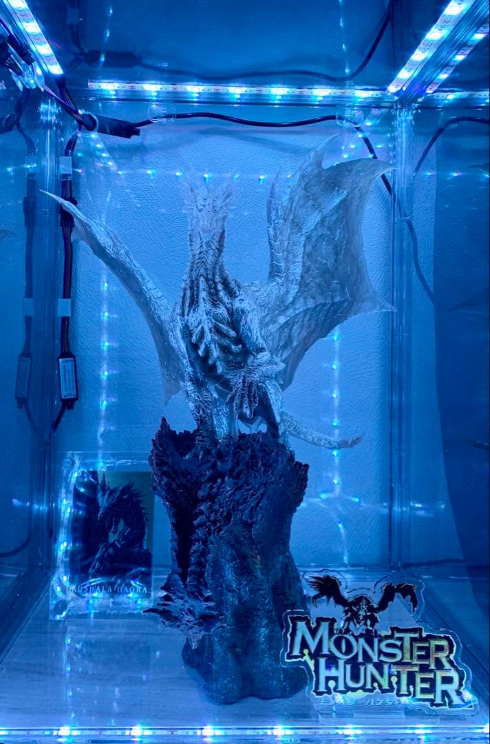 【絶版希少】モンスターハンター　クリエイターズモデル　クシャルダオラ　脱皮