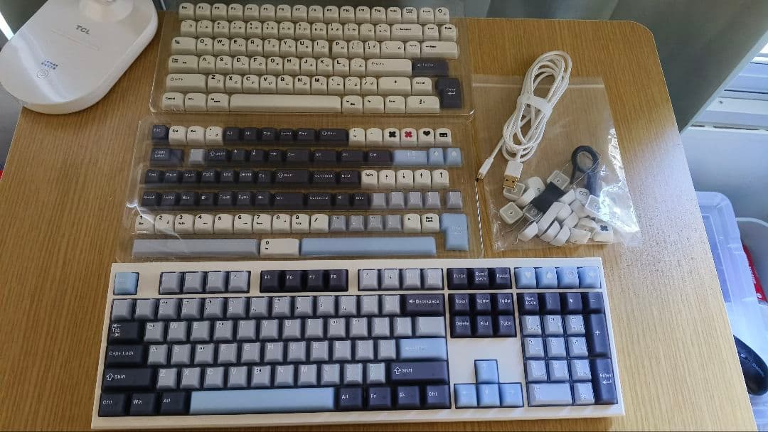 ​【日本未発売】GMK108 カスタムキーボード 苦茶紫轴V2搭載