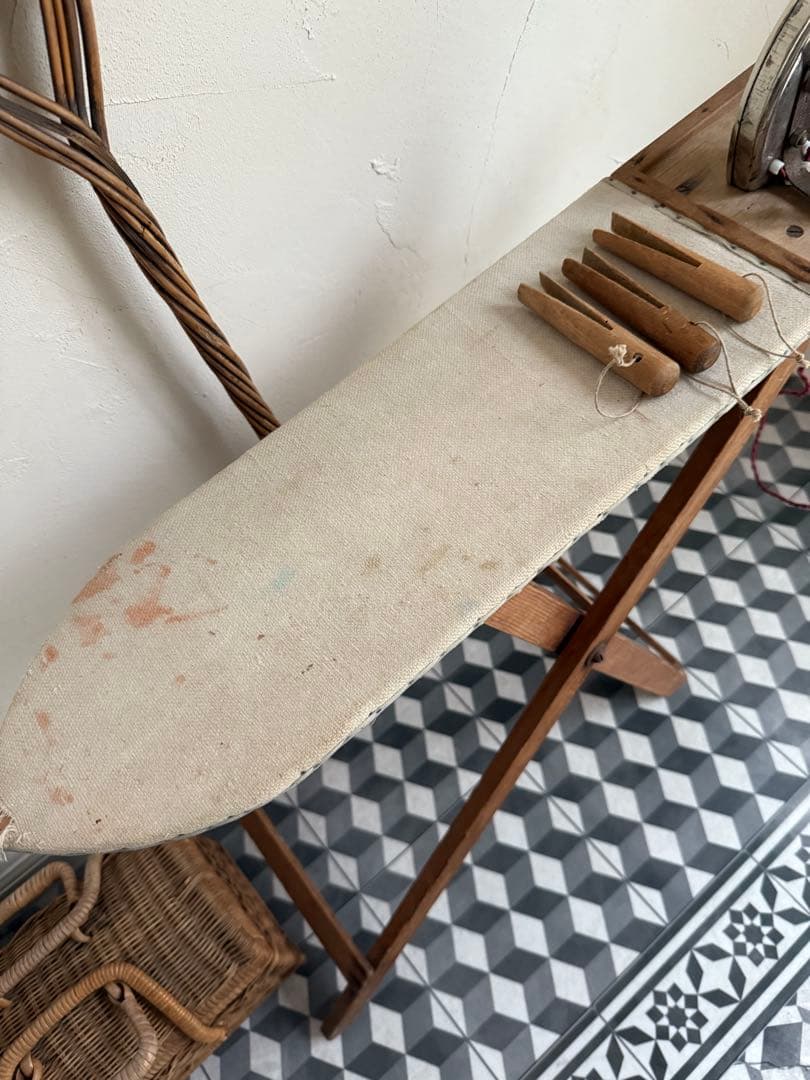 アンティーク おままごと アイロン台 セット ミニアイロン 洗濯ばさみ　フランス