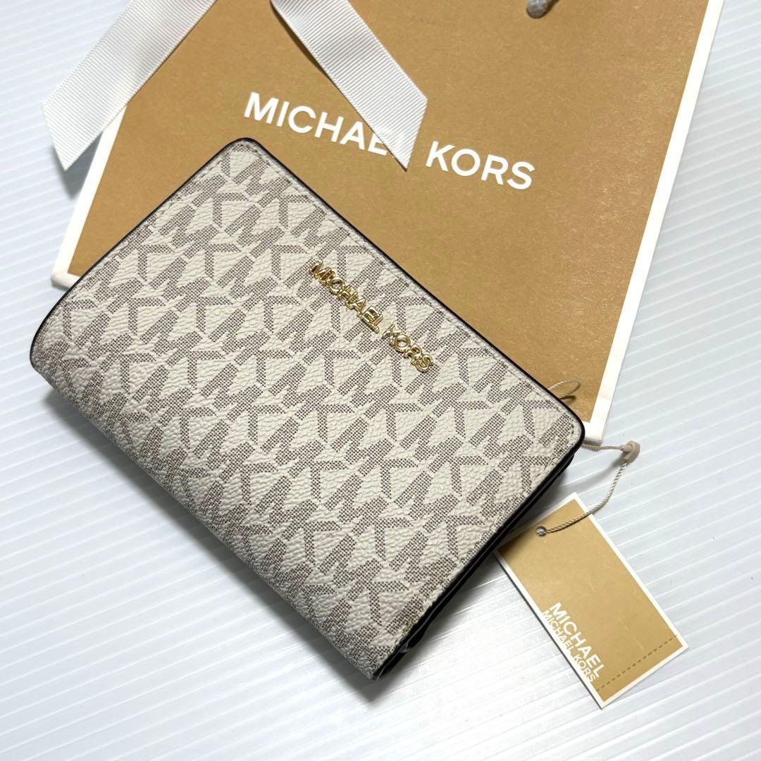 ⭐︎ 【新品、未使用品】かわいい♡マイケルコース 2つ折り財布ホワイトブラウン