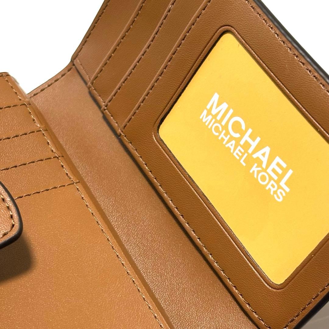 ⭐︎ 【新品、未使用品】かわいい♡マイケルコース 2つ折り財布ホワイトブラウン