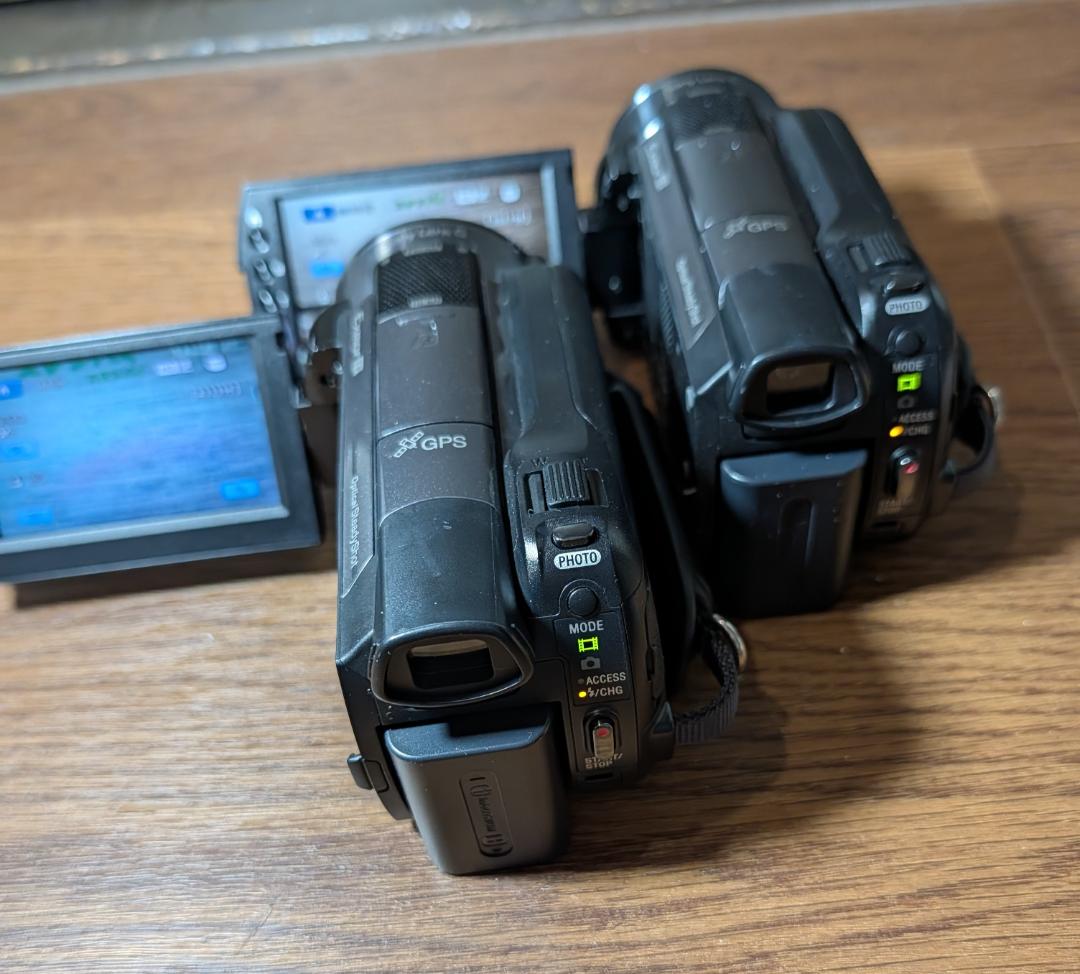 【2台】SONY HDR-XR520V デジタルビデオカメラ　ソニー