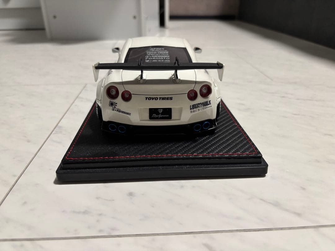 GTR R35リバティーウォーク1/18 イグニッションモデル