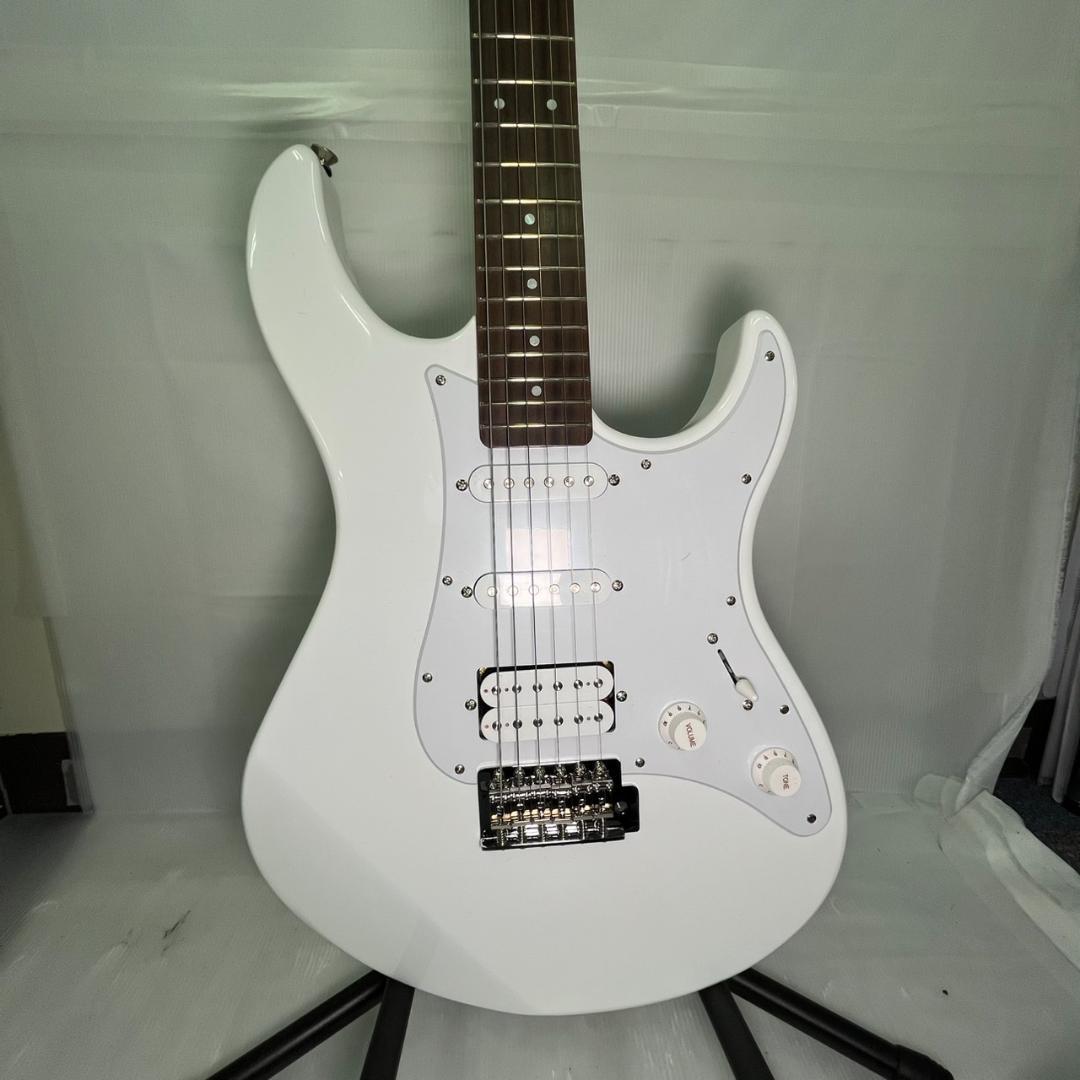 ち*鍋様 【美品】YAMAHA ヤマハ パシフィカ エレキギター PAC012