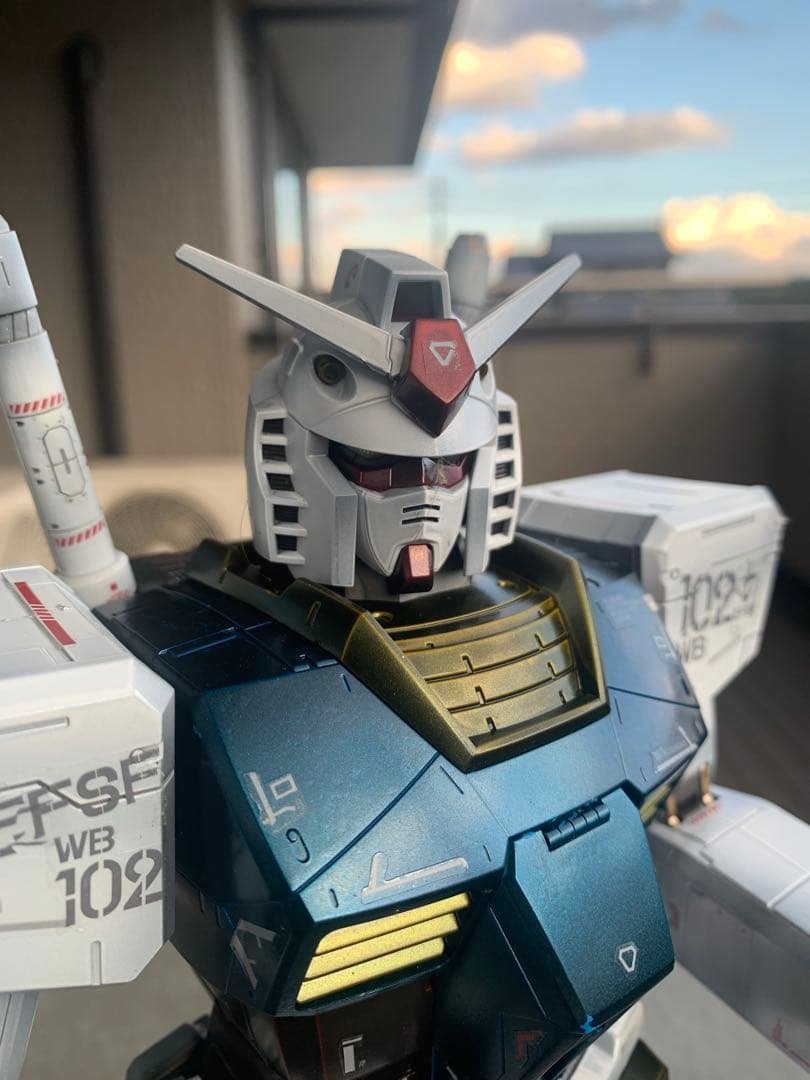 1/48スケール メガサイズガンダム と組立体験版他有り。