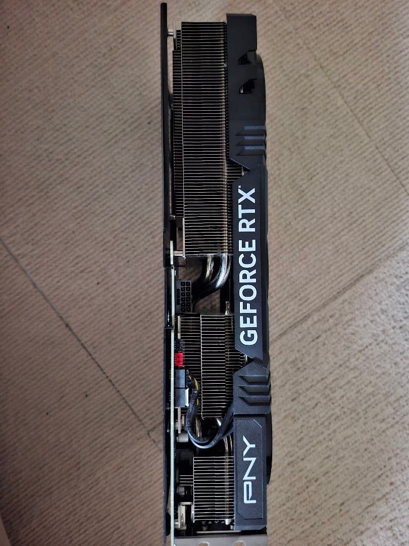 PNY 4070Ti グラフィックボード 3ファン