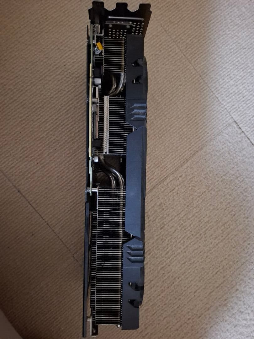 PNY 4070Ti グラフィックボード 3ファン