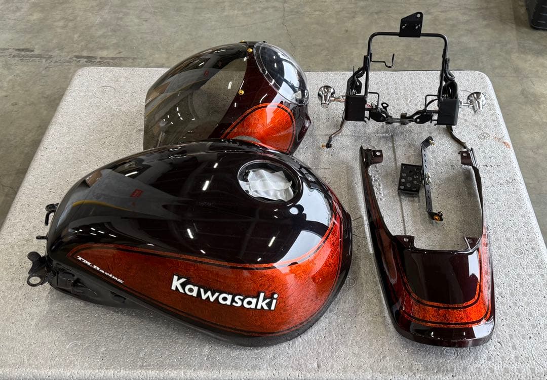 Z900RS カフェレーサー 外装セット　タンク　アッパーカウル　火の玉