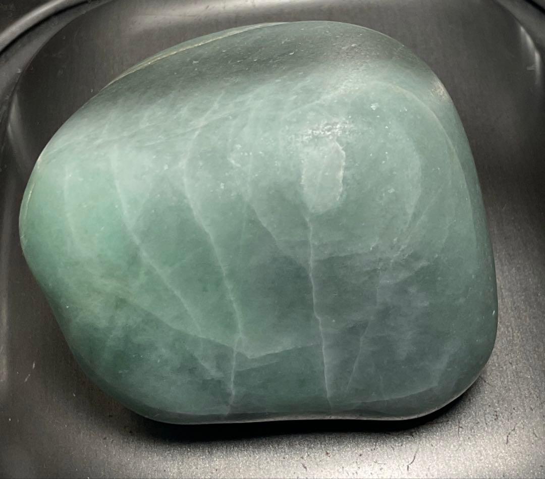 ［緑色　ガラス質］　上質糸魚川翡翠海石200g ヒスイ　ひすい