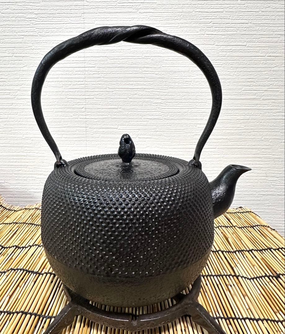 未使用品　南部照光堂造　１５型アラレ　南部鉄瓶　南部鉄器　鉄瓶　調理器具