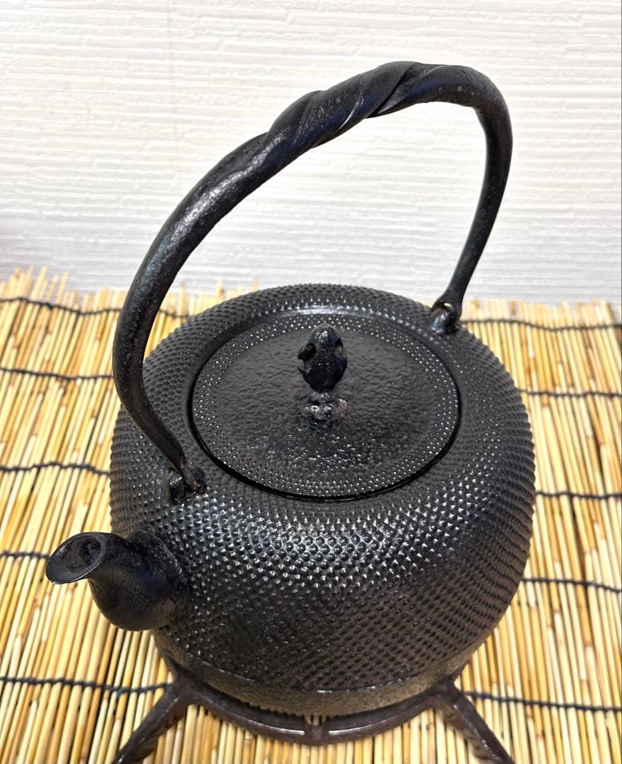 未使用品　南部照光堂造　１５型アラレ　南部鉄瓶　南部鉄器　鉄瓶　調理器具