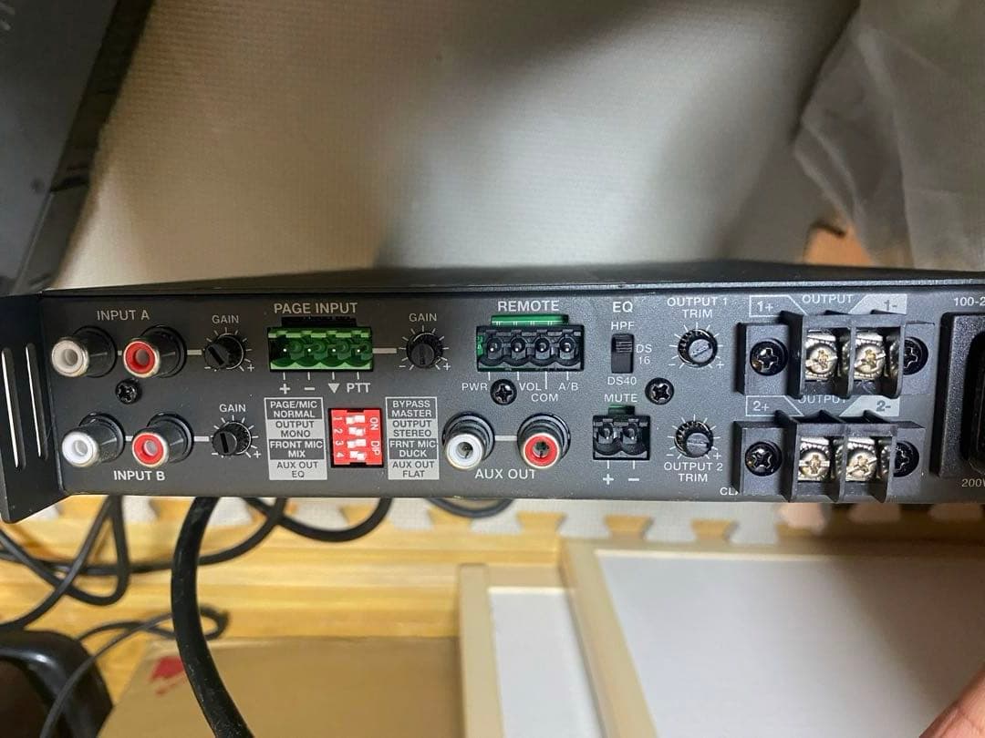 BOSE コンパクト　ミキサーパワーアンプ