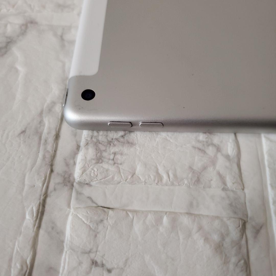 245 iPad 7世代 128GB SIMフリー シルバー