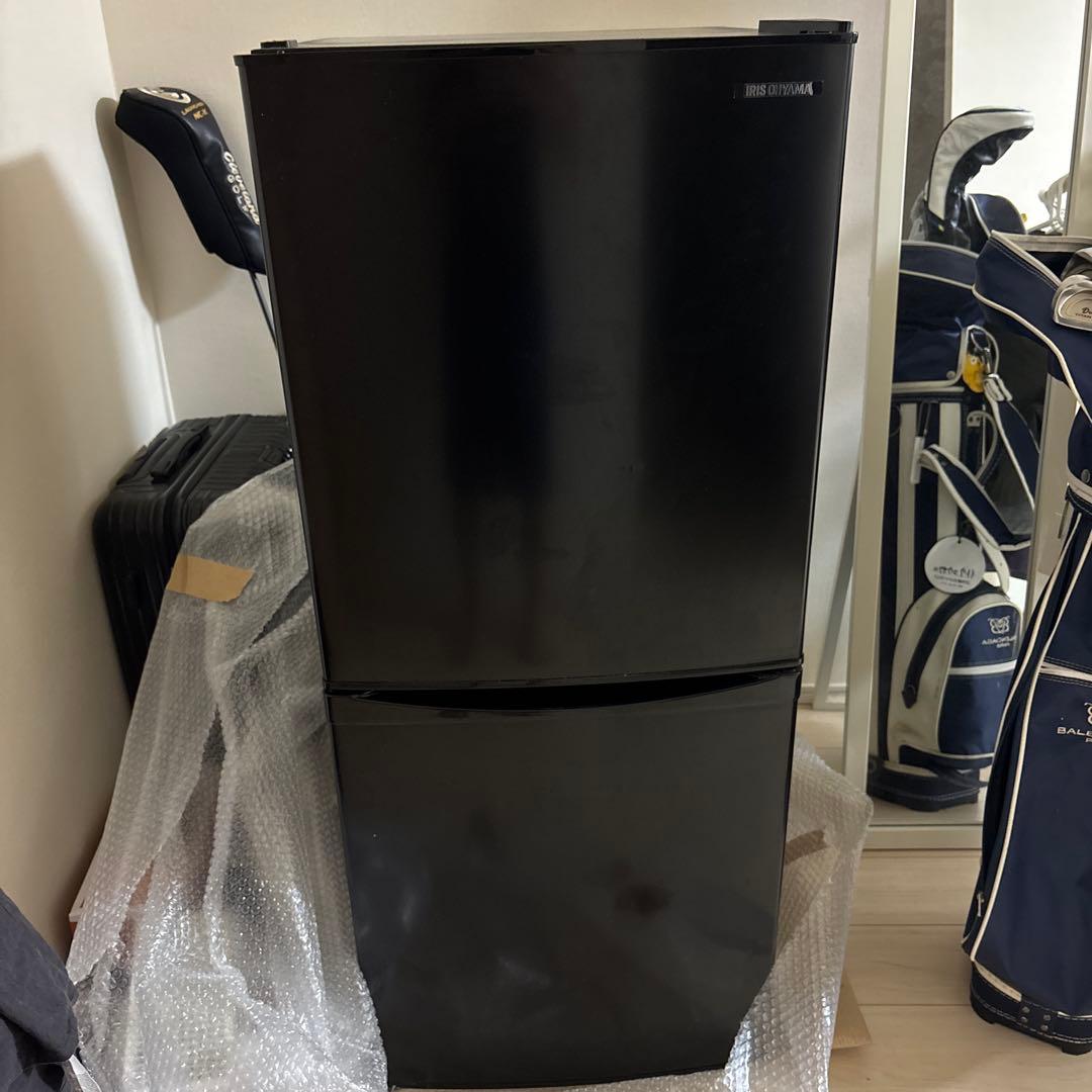 アイリスオーヤマ　黒色冷蔵庫