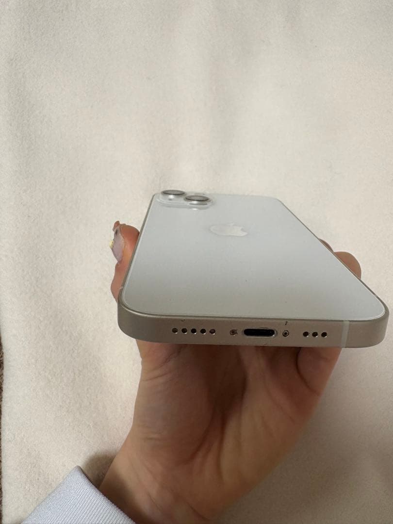 Apple iPhone 13 Starlight本体