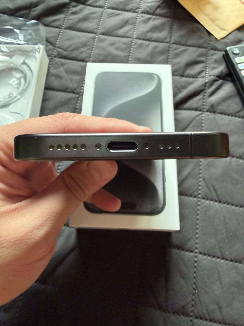 Apple iPhone 15 Pro ブラックチタニウム SIMフリー