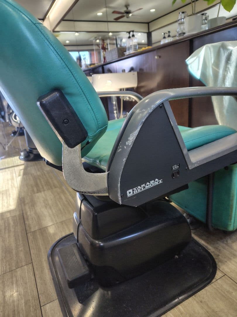 ジャンク品　Able SET JOY 美容椅子 電動リクライニング　グリーン